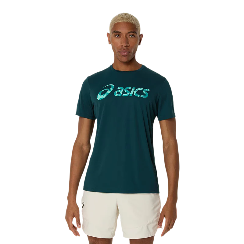 Camiseta Asics Match Seasonal Graphic Verde Saxon 2025