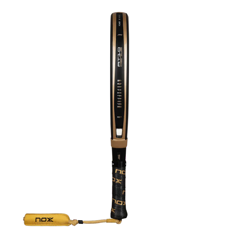 Pala de TEST Nox AT10 Genuis 18K by Agustin Tapia 2026
