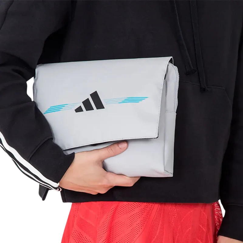 Neceser Adidas Blanco 3.4 Martita Ortega 2025