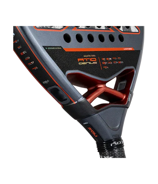 Pala de TEST Nox AT10 Genius 18K Alum 2025 Agustín Tapia