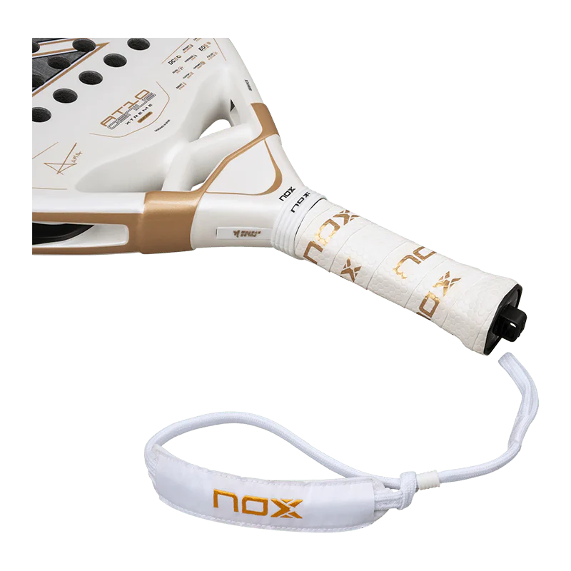 Pala de TEST Nox AT10 Genius 12K Xtrem by Agustin Tapia 2026