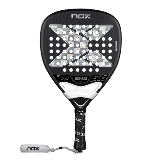 Pala NOX AT10 Genius Attack 18K by Agustin Tapia 2026