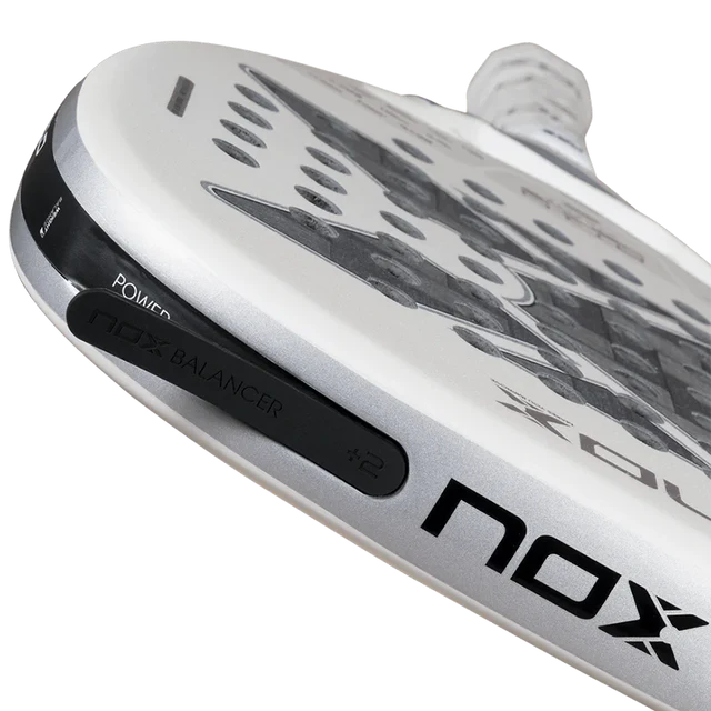 Pala NOX AT10 Genius Attack 12K Xtrem by Agustin Tapia 2026